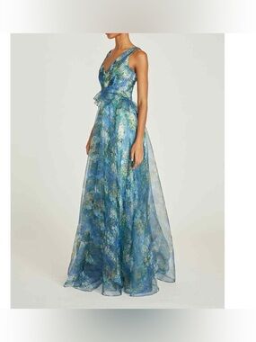 Theia Antoinette V Neck Sleeveless Gown size 8